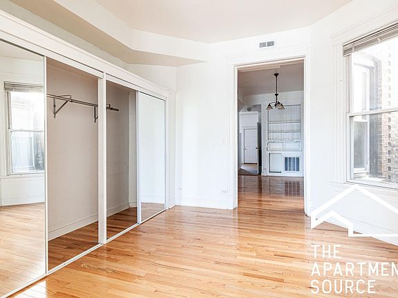5th image of 3422 N Sheffield Ave #2E