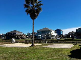 1986 Avenue F, Crystal Beach, TX 77650