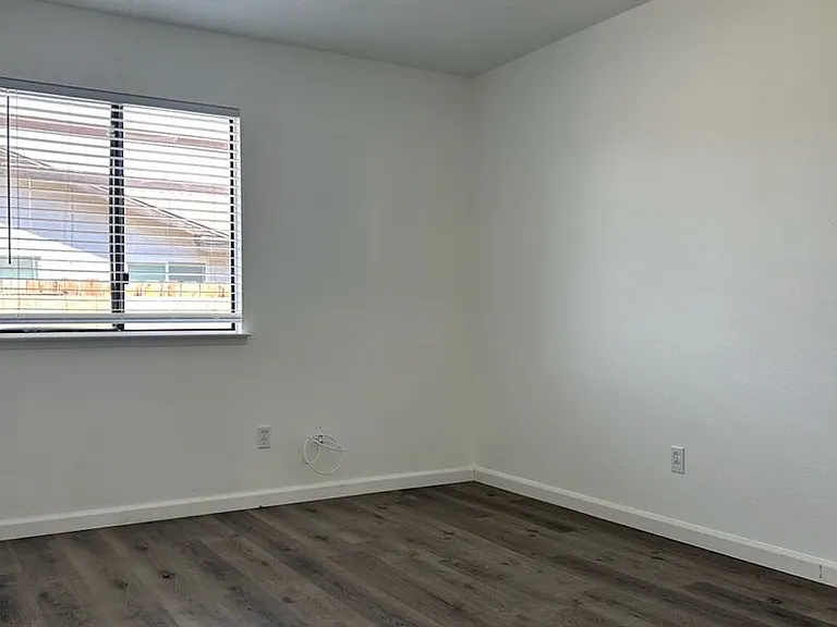 1127 N Mono Ct — Photo 9