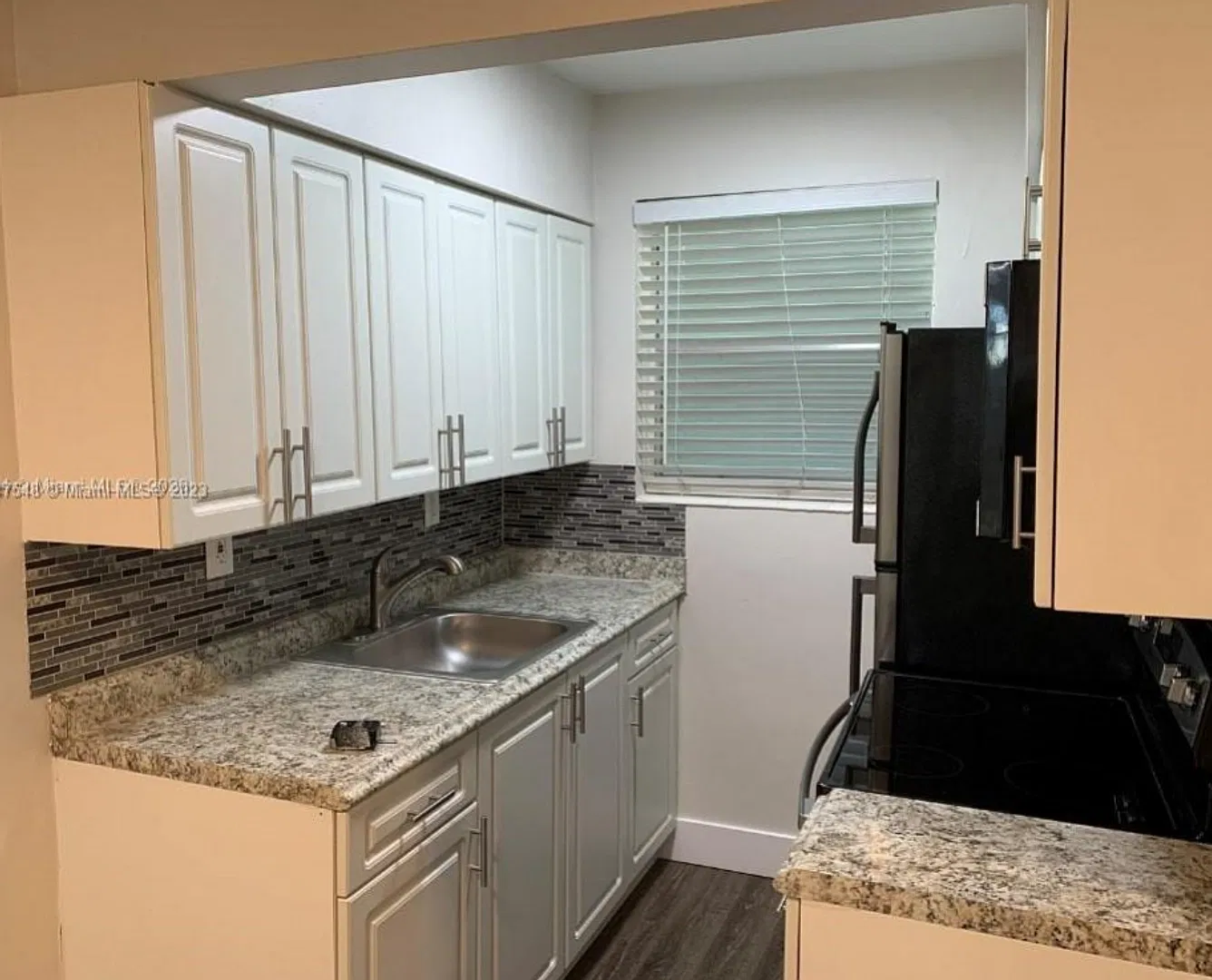 East Hollywood Rentals to suit your budget. — Photo 2