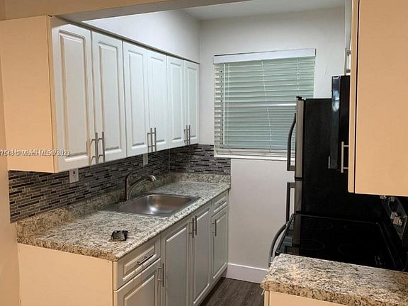 2nd image of 2222 Fillmore St #105