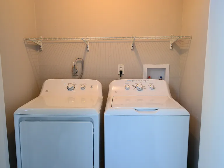 135 W Cypress Ct — Photo 24