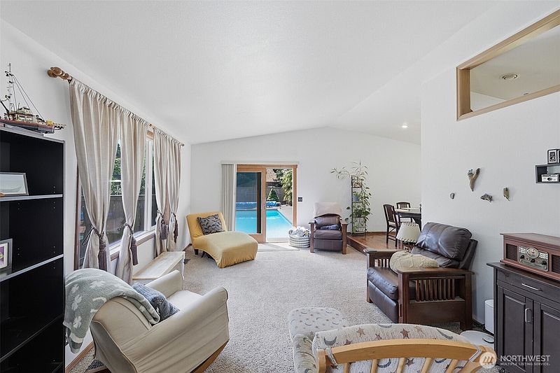 4th image of 3143 Donnelly Drive SE