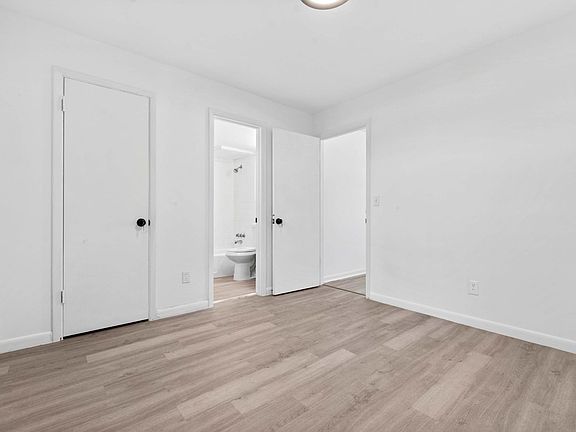 3rd image of 5032 Shirley Ave #17