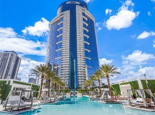 Paramount Miami Worldcent, Miami, FL 33132