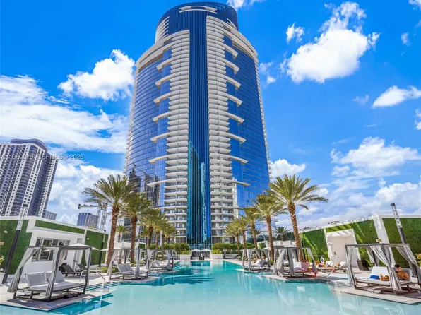 851 NE 1st Ave Unit 204, Miami, FL 33132