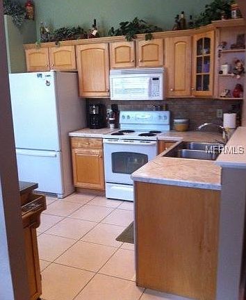 3rd image of 854 Weatherly Ct