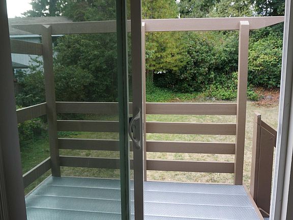 Deck & backyard