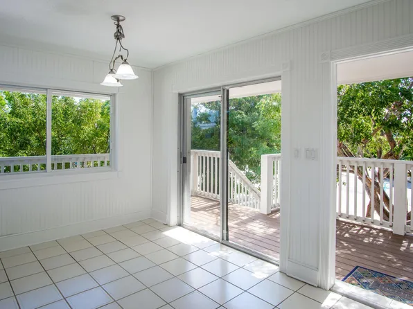 212 W Seaview Dr, Duck Key, FL 33050