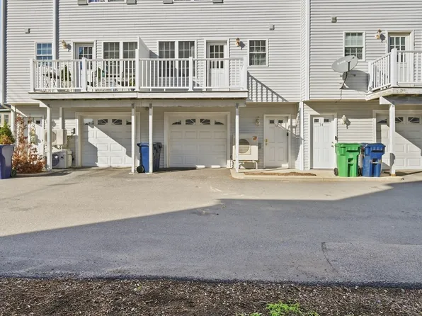 61 Pine St #13, Attleboro, MA 02703
