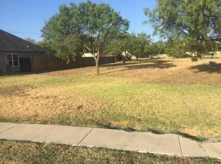 22 Rio Seco Dr, Uvalde, TX 78801