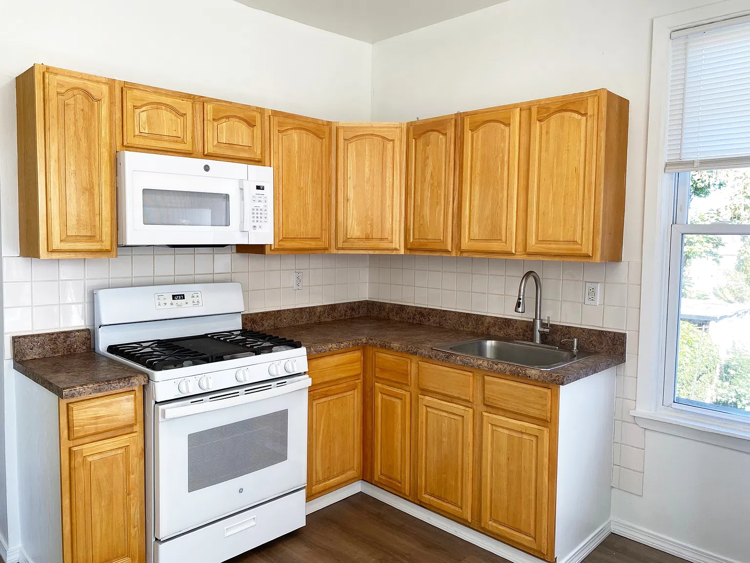 2 bed, 600 sqft, $2,600 — Photo 4