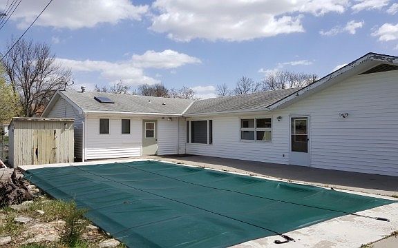3rd image of 601 Woodland Dr
