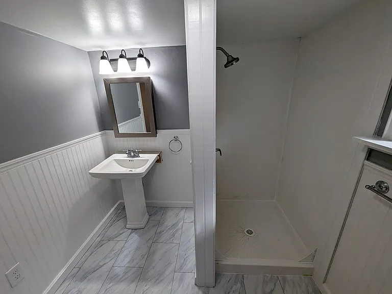 44 White St — Photo 18