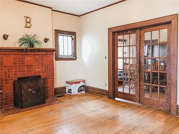 3rd image of 1701 Park St