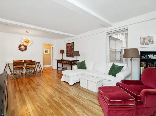 433 East 51st Street 2G image 3 of 10