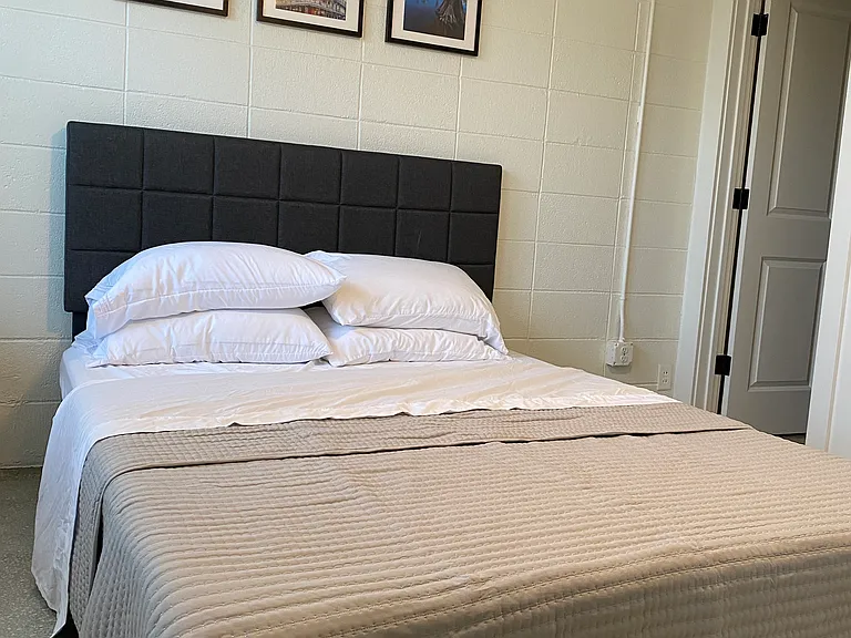 Studio Arms Apartments — Photo 4
