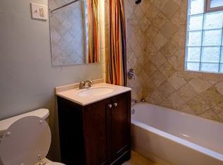 1640 W Winona St, Chicago, IL 60640