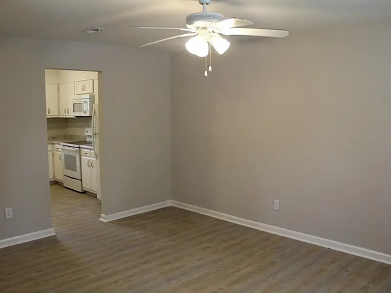 106 Foxberry Cir #B — Photo 2