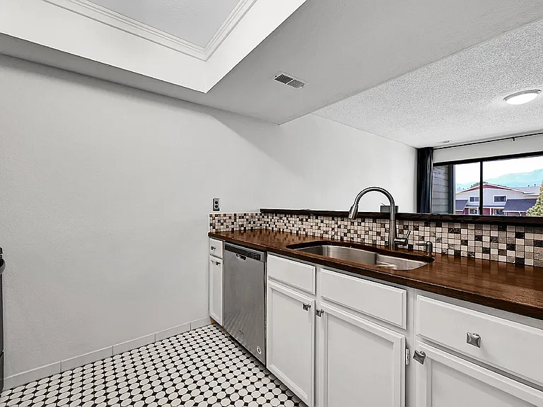 148 W Rockrimmon Blvd #201 — Photo 4