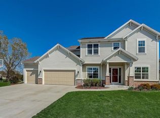 21609 S Weather Edge Cir, Lannon, WI 53046