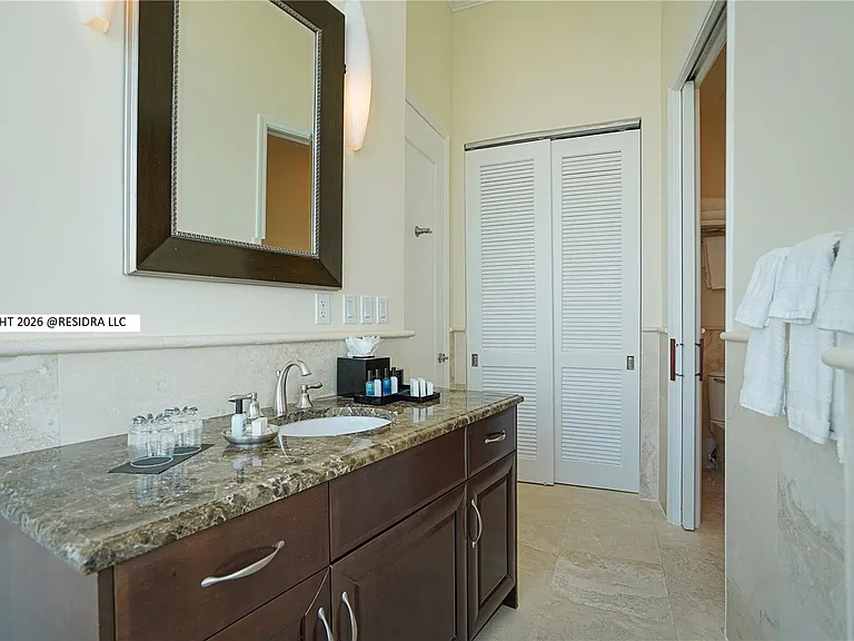 4401 Collins Ave #2806 — Photo 8