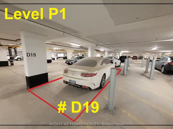 12 David Eyer Rd #1132, Richmond Hill, ON L4S 0N4