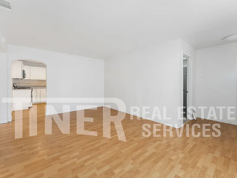 1436 Carrie St — Photo 6