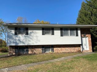 113 Park Dr, Clarks Green, PA 18411