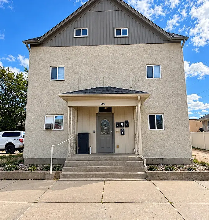608 Baystate Ave #4