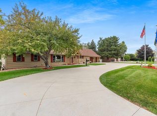 2424 Riverside Dr, Green Bay, WI 54301