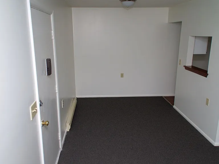 1038 Bonnieview Ter — Photo 3