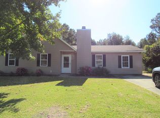 904 Laurel Ln, Jacksonville, NC 28546
