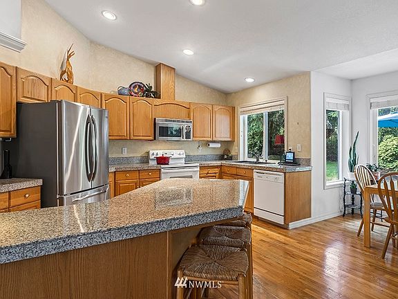 5th image of 5325 139th Street Ct NW