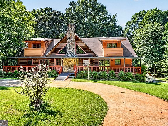 4th image of 793 Pyne Rd