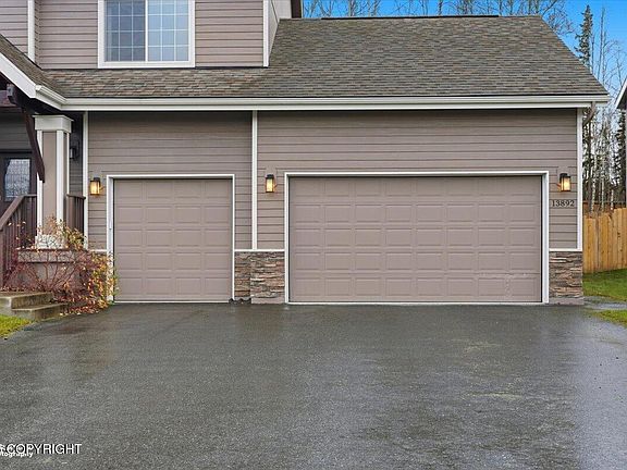 3rd image of 13892 Akers Cir