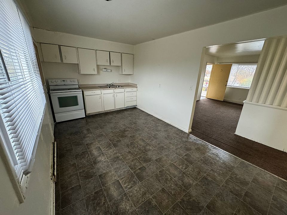 1st image of 8023 W Thurston Ave #3