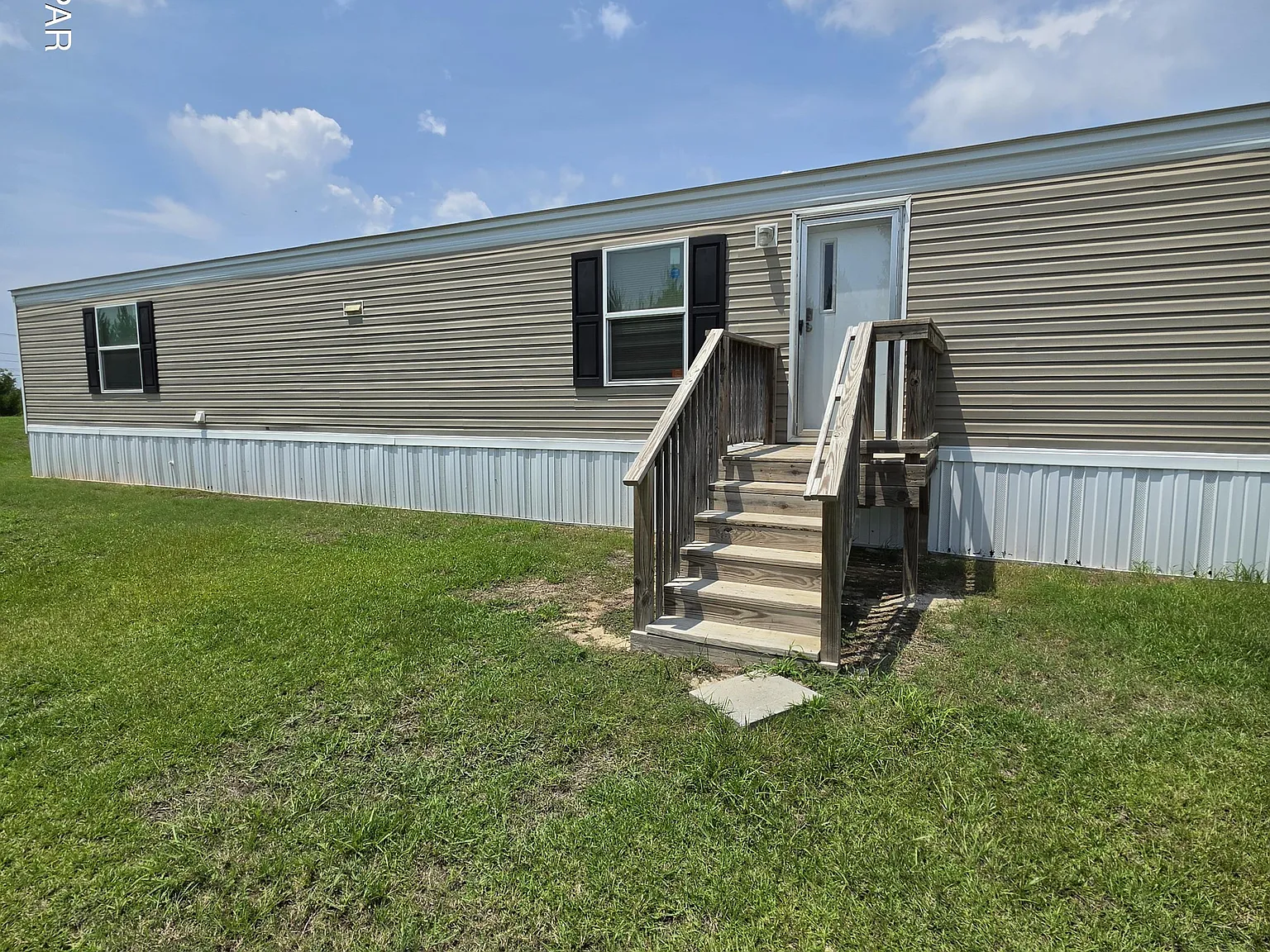 3 bed, 1064 sqft, $1,300 — Photo 1
