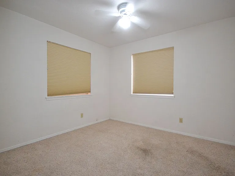 2911 Country Club Dr — Photo 14