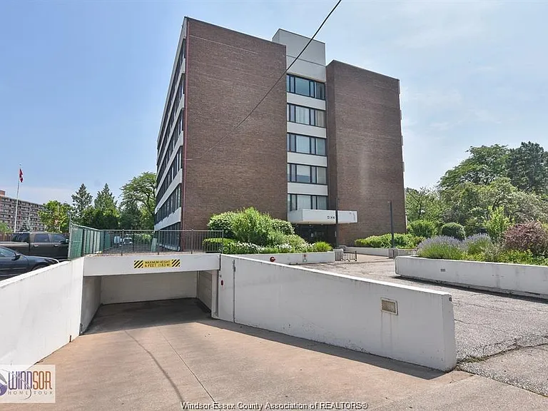 2144 Pelissier St #601 — Photo 4