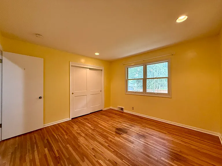 9325 Pauline St — Photo 44