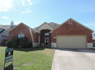 3218 Canary Ln, Midlothian, TX 76065