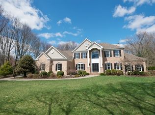 2 Meadowbrook Rd, Chester, NJ 07930
