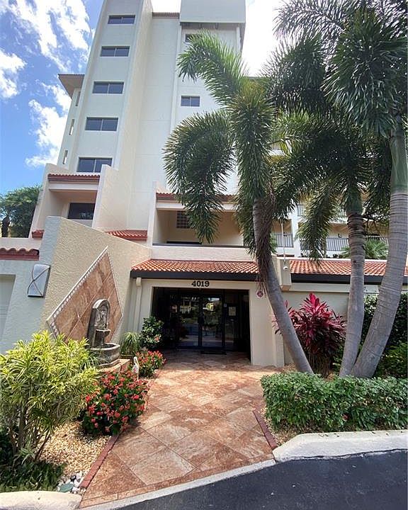 1st image of 4019 SE 20th Pl APT 203