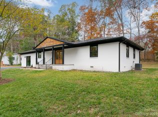 26 Forestdale Dr, Asheville, NC 28803