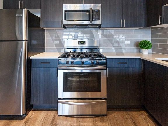 3rd image of 2036 S Michigan Ave #2036207