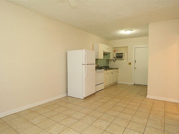 3rd image of 13261 Lillian Hwy APT 2