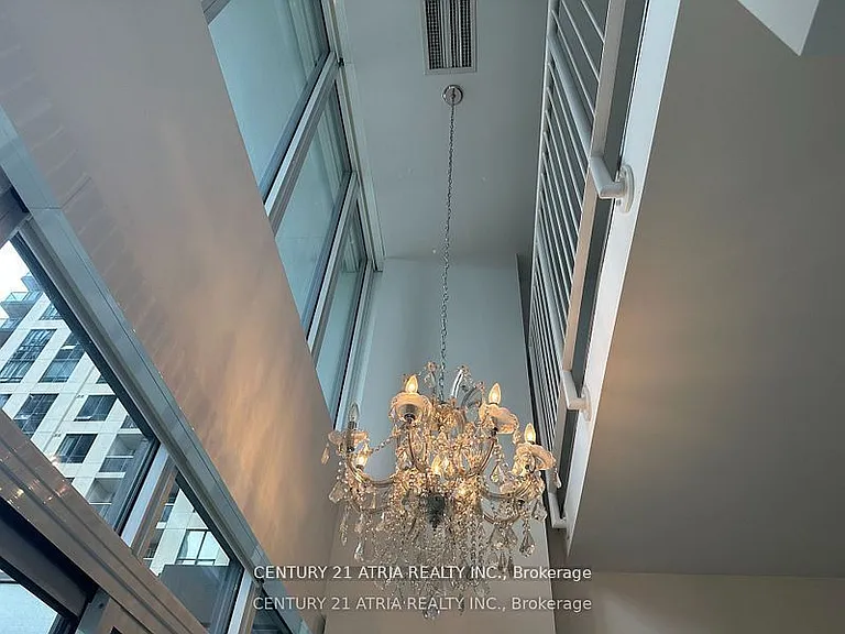 77 Shuter St #725 — Photo 19
