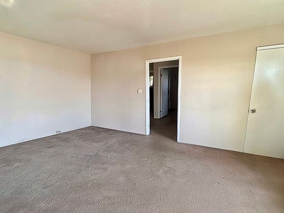 5th image of 5730 Bayview Ave #T5736