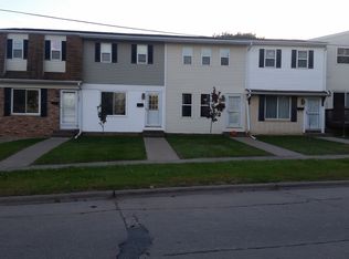 325 10th Ave N, Clinton, IA 52732